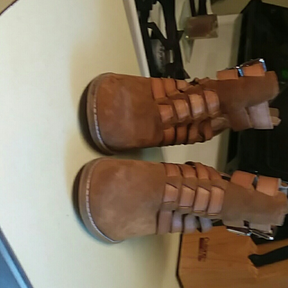 Suede boots